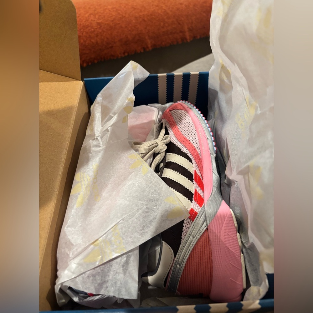 Adidas Adizero SL 72
Bad Bunny Brown Clear Pink - Picture 5 of 6
